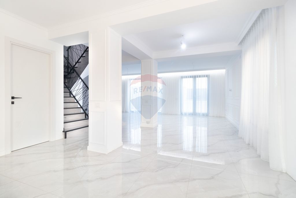 Vanzare Vila cu 5 camere finisat modern in Otopeni - Odai