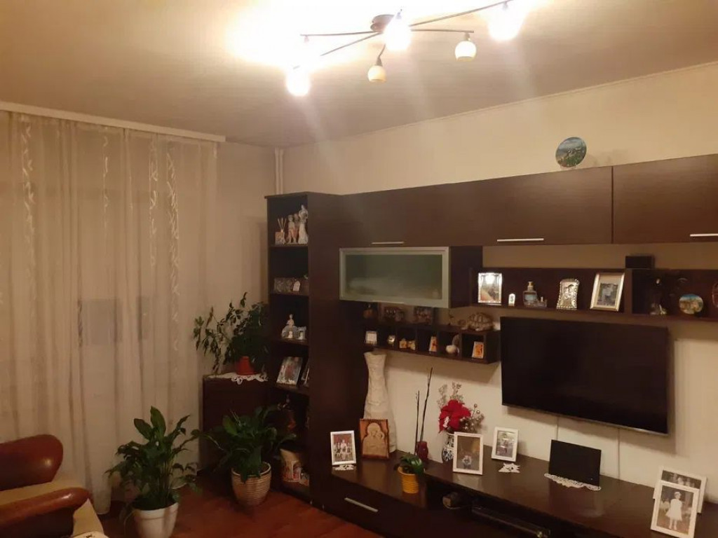 Apartament 2 camere decomandat Luica / Constantin Brancov...