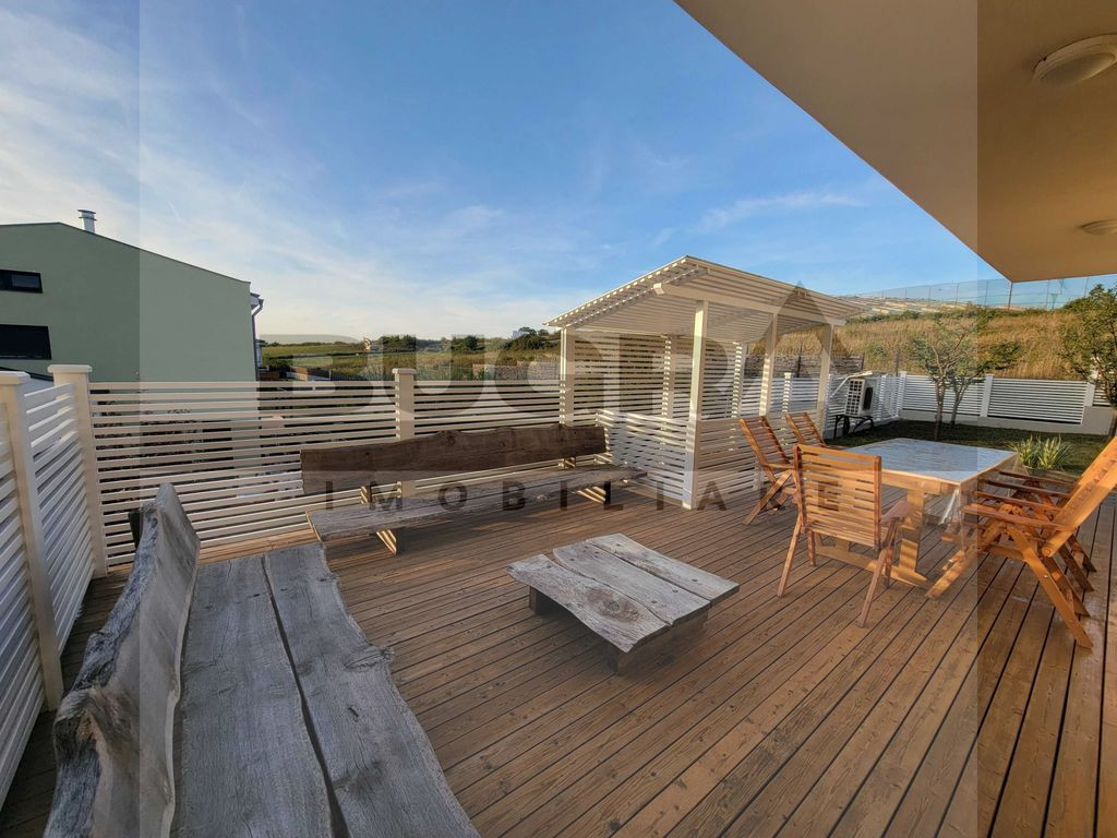 Casa moderna 126 mp utili, livada, 4 parcari, Borhanci