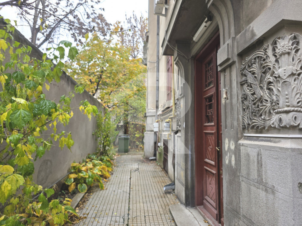Apartament in Vila, 5 camere, Alexandru Philippide 4, de re