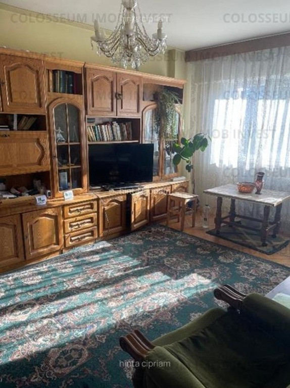 COLOSSEUM: Apartament 3 Camere Centrul Civic Toamnei