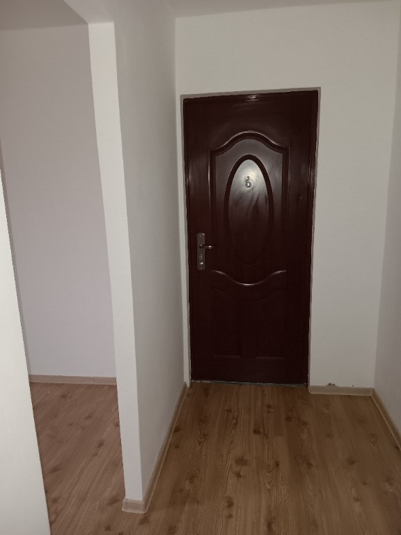 Apartament cu 3 camere, decomandat, Splai Mihai Viteazul