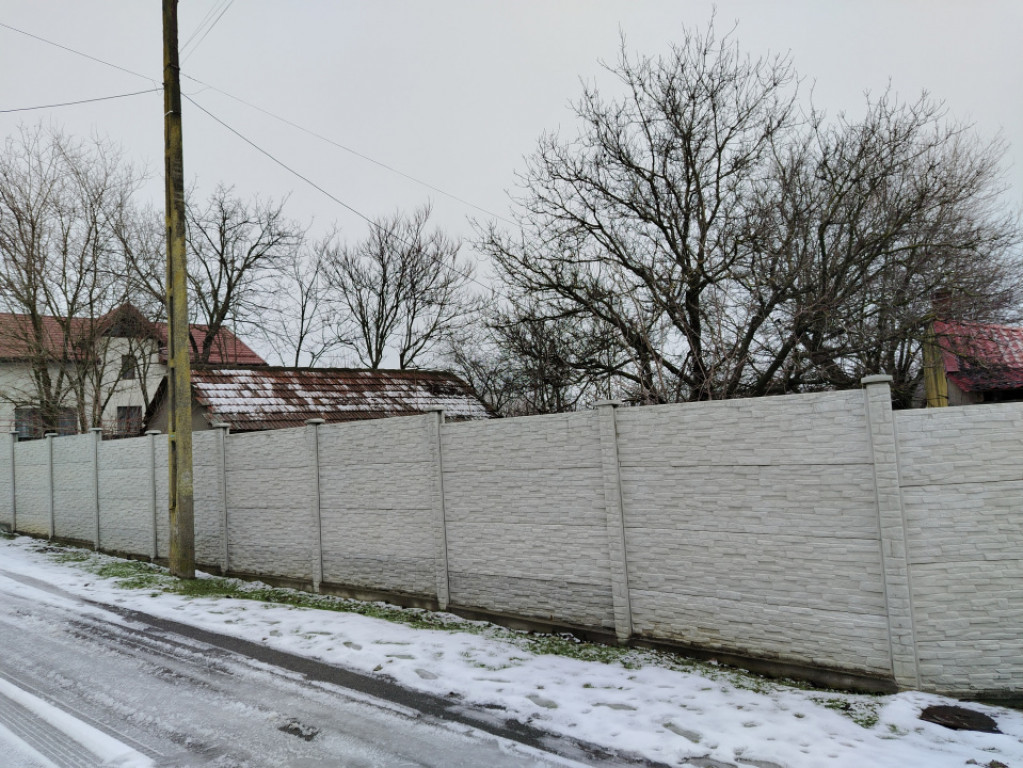 Teren 394 mp, Mischii, toate utilitățile.