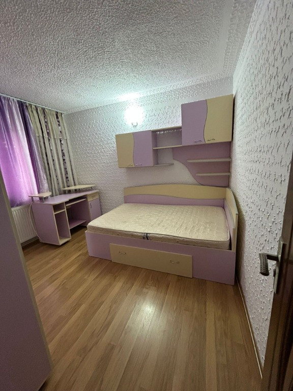 Apartament de închiriat, 2 camere, central oraș Vălenii de Munte