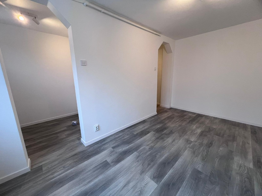 Apartament 2 camere,etaj1,zona Dacia