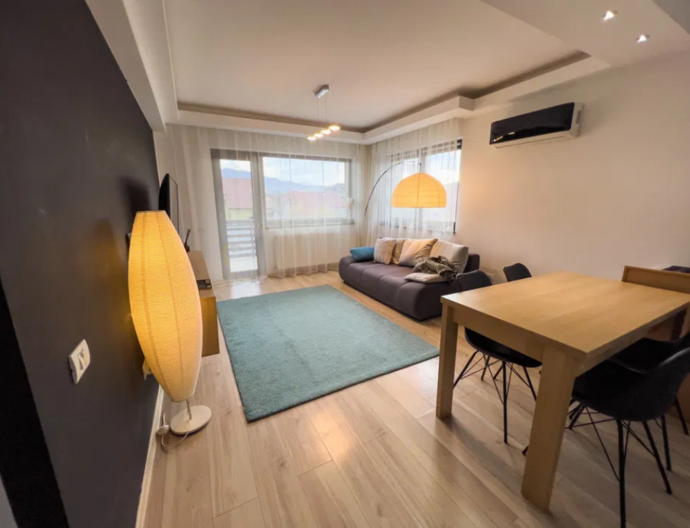 Apartament 2 camere, decomandat - zona Tractorul