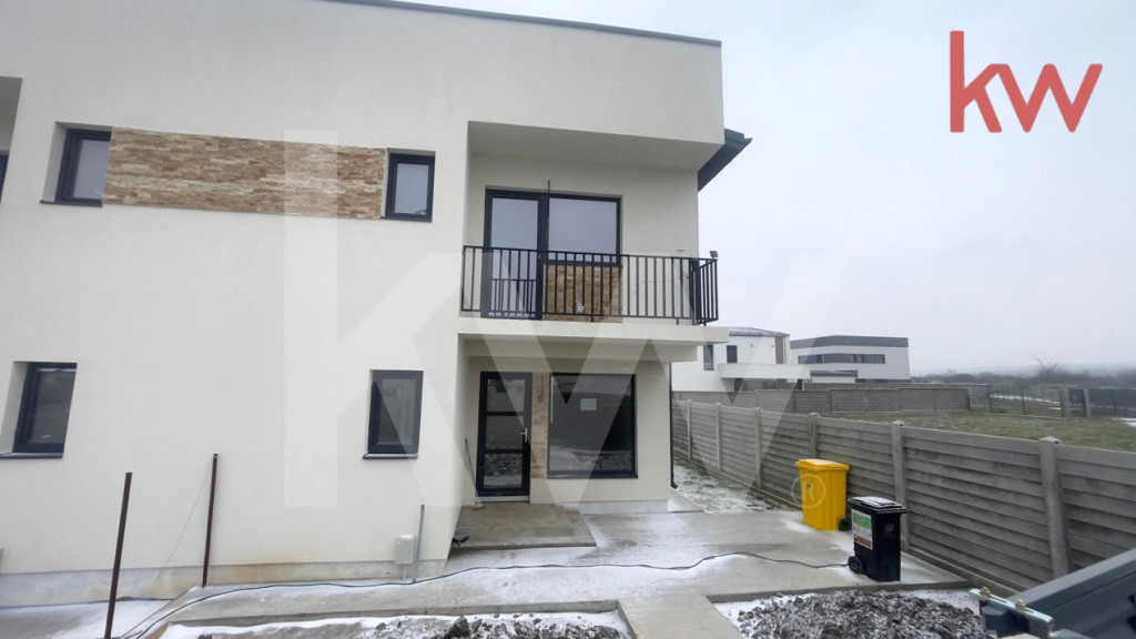 Casa tip duplex, Carcea, toate utilitatile la alb