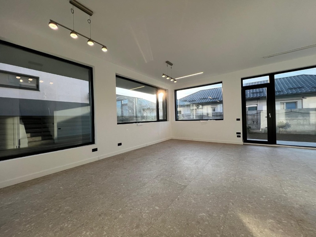 2 camere DECOMANDAT, loc parcare inclus, buc mobilat/utilat complet