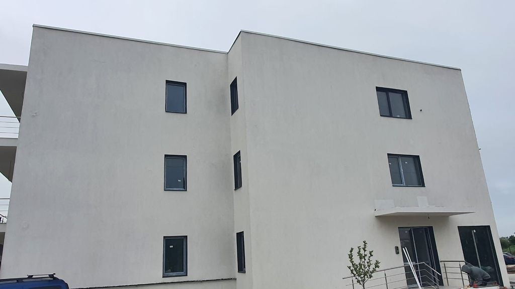 Gars.dec+curte+parcare, semicentral Popesti-Leordeni