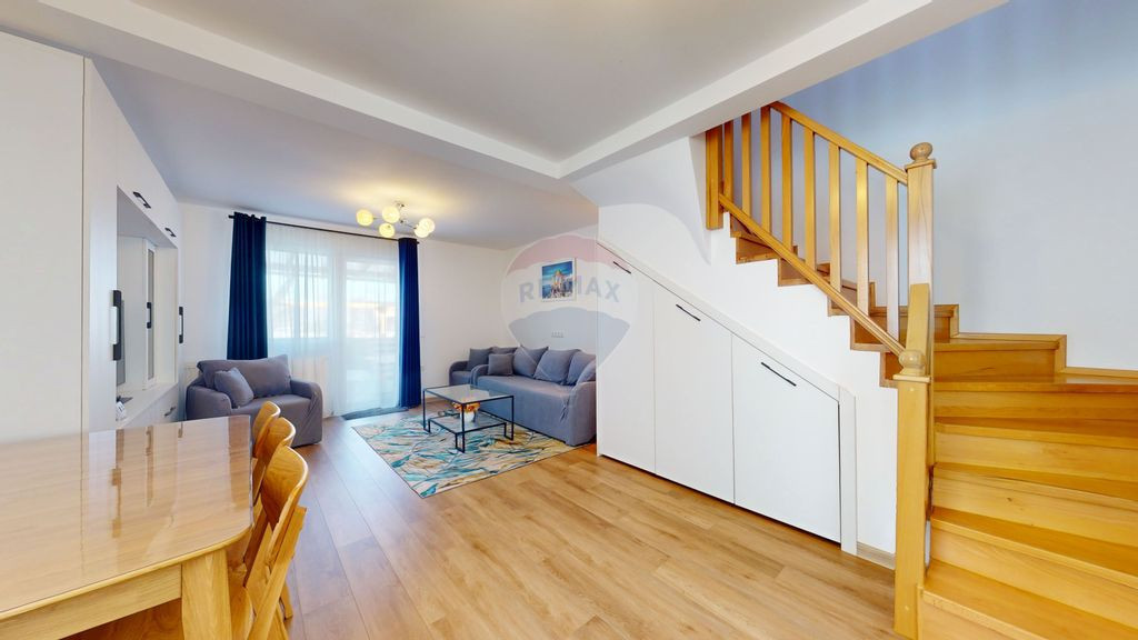 Casă / Duplex cu 3 camere de închiriat în zona Harmanului