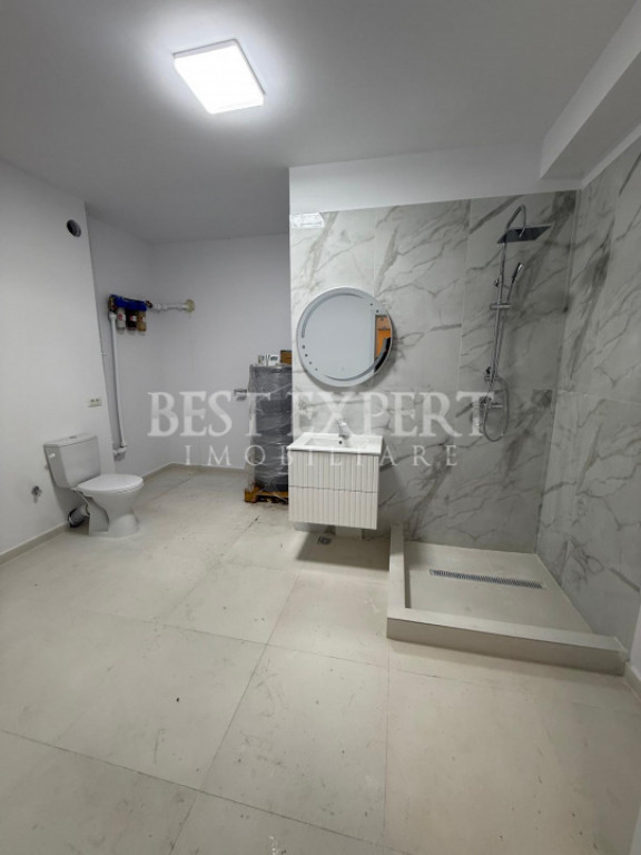 Vila D+P+ET,ansamblu închis, panouri fotovoltaice,3 locuri