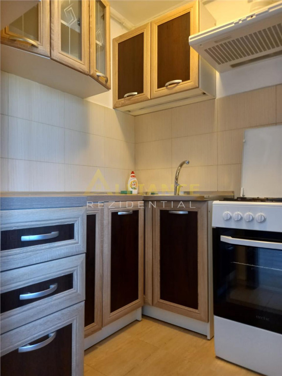 Garsoniera la 10 min de Metrou Dimitrie Leonida, mobilata