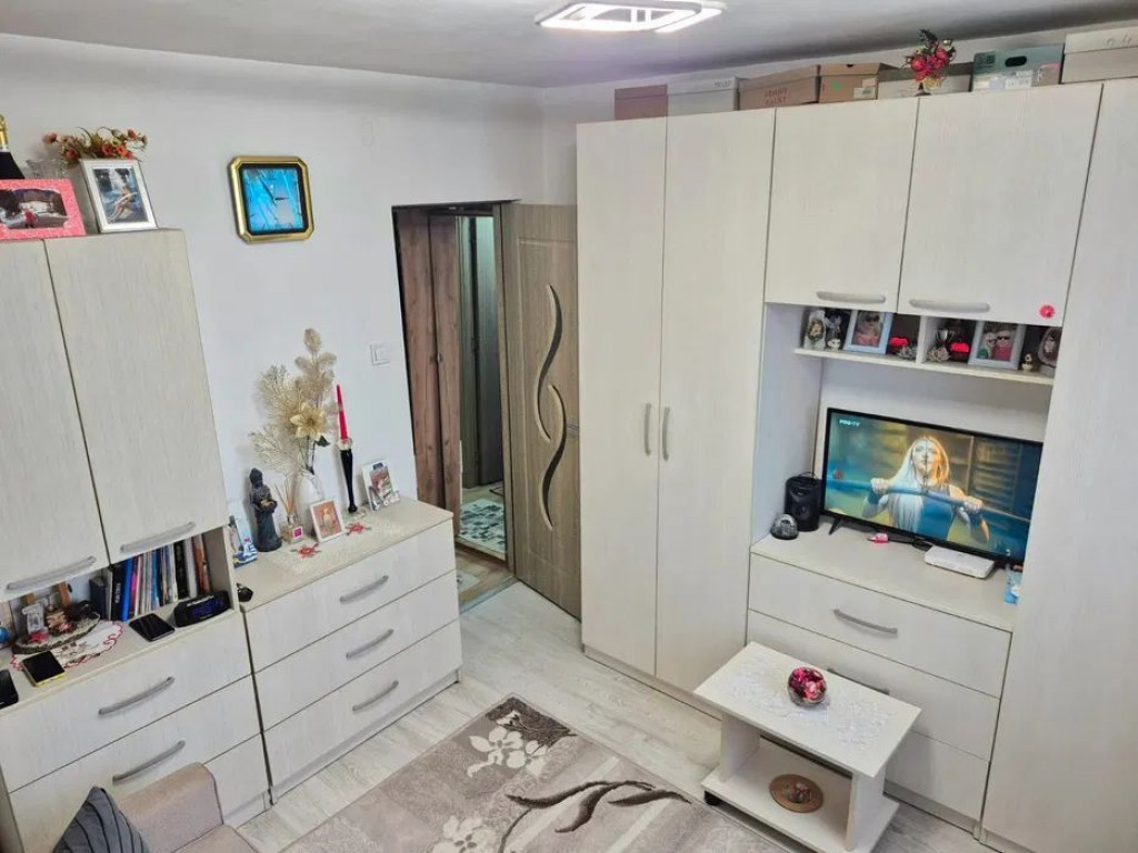 Garsoniera mobilata/utilata/loc parcare/ Berceni/Luica