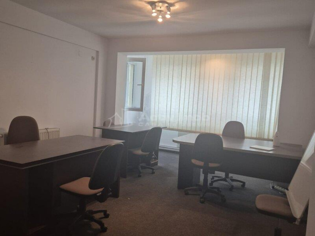 Apartament in vila pentru activitati de Birou, zona Piata Al