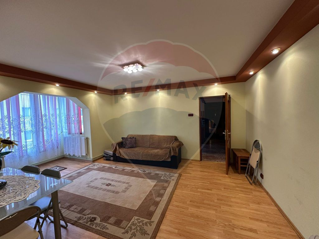 OCAZIE - apartament 3 camere , etaj 2