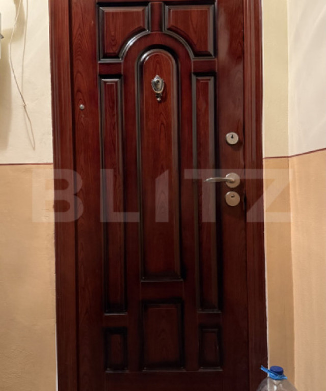 Apartament 3 camere | Necesită renovare completă | Etaj 3/