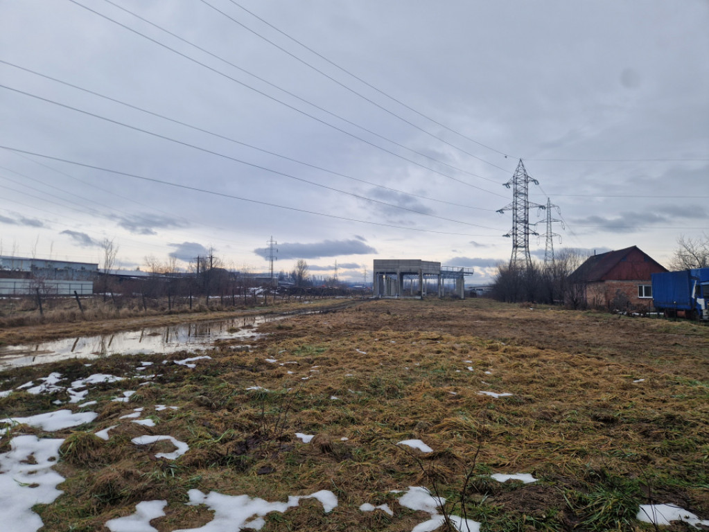 Teren cu hală în construcție, 4300 mp – zona KIA, str.