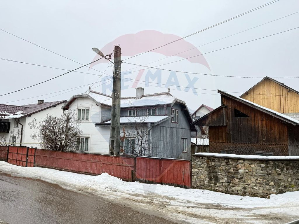 Casă cu Teren de Vânzare în Gura Humorului – strada ...