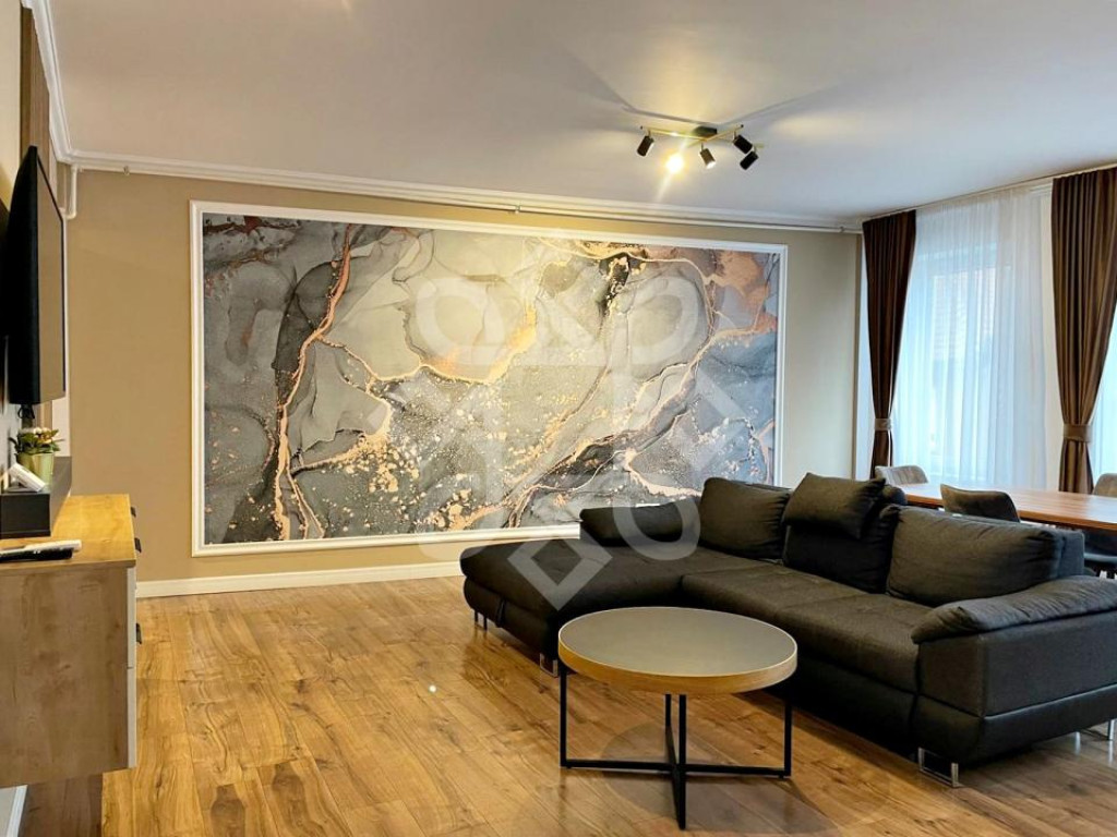 Apartament modern cu 3 camere de vanzare, ultracentral Orade