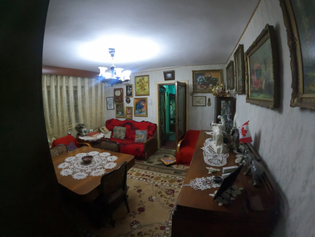 Apartament de Vânzare – central, la etaj 1 cu 3 cam !!!