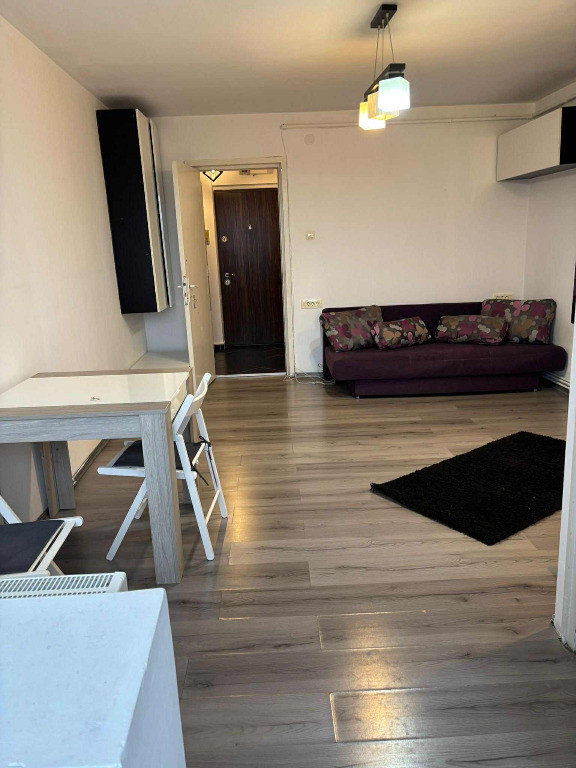 Garsoniera zona ASTRA