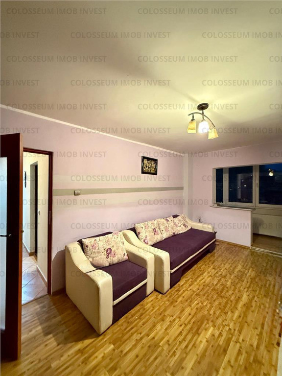 Apartament cu 3 camere, decomandat - Cartier Racadau