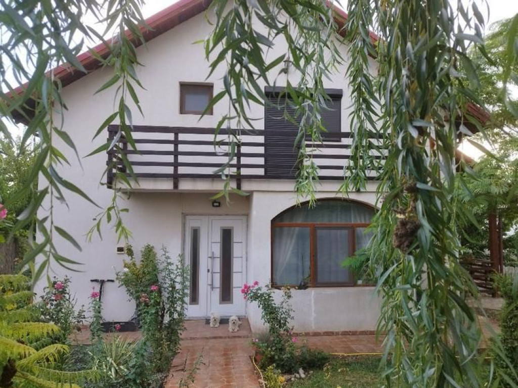 Casă P+M de vânzare în Șendreni – 162 mp, teren 700...