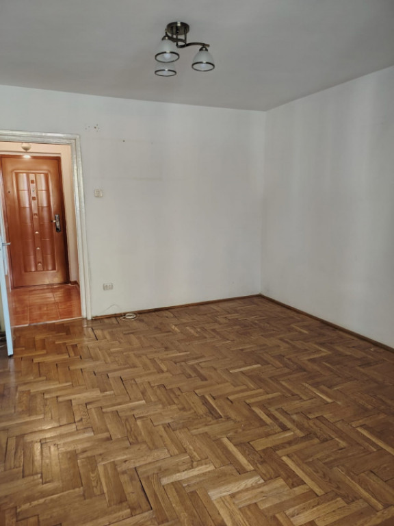 Garsoniera de vanzare Astra-Calea Bucuresti