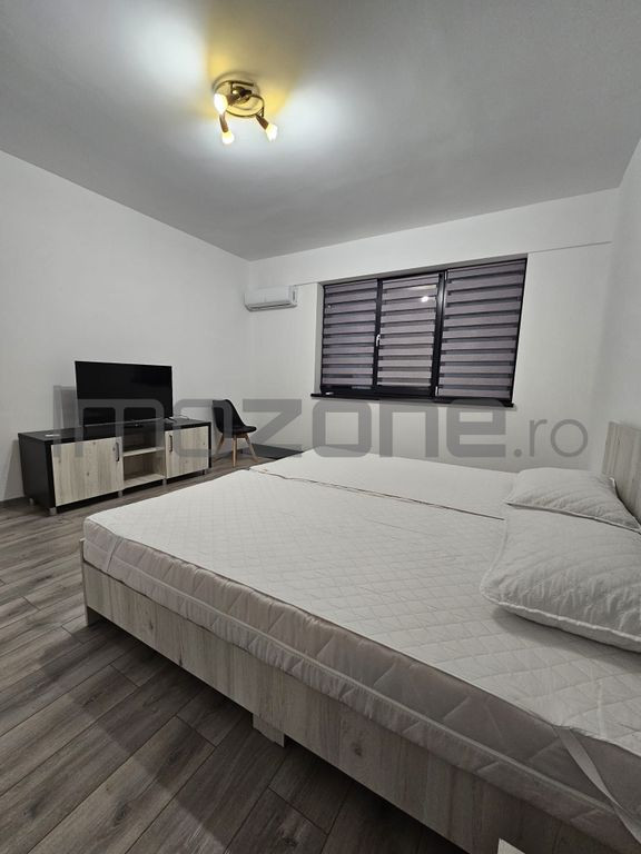 Garsoniera, 42 mp, decomandata, bucatarie 11 mp, mobilata...