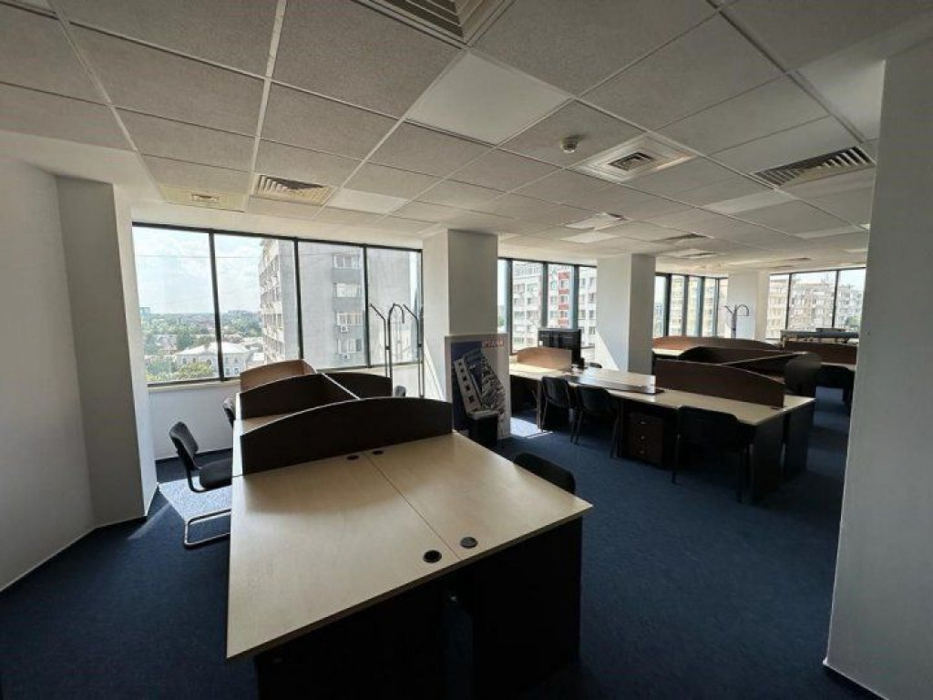 Spatiu stradal cu trafic intens