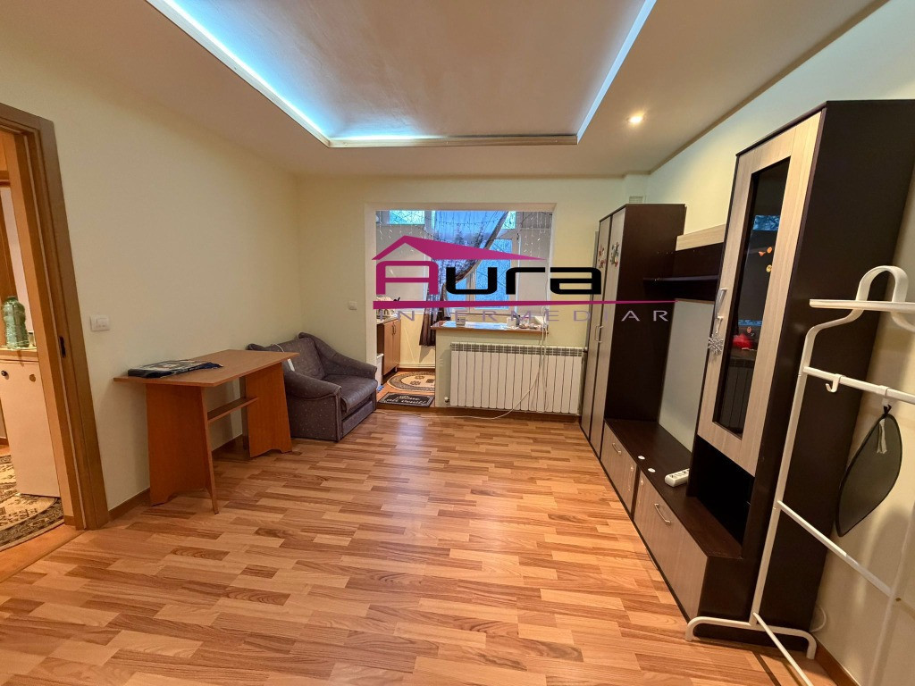 Apartament 2 camere zona Vest,la X-uri.