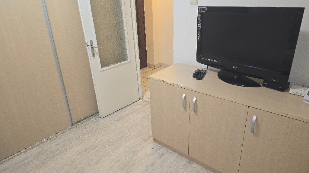 Inchiriez apartament 2 camere in Deva, zona centrala (Piata Centrala),