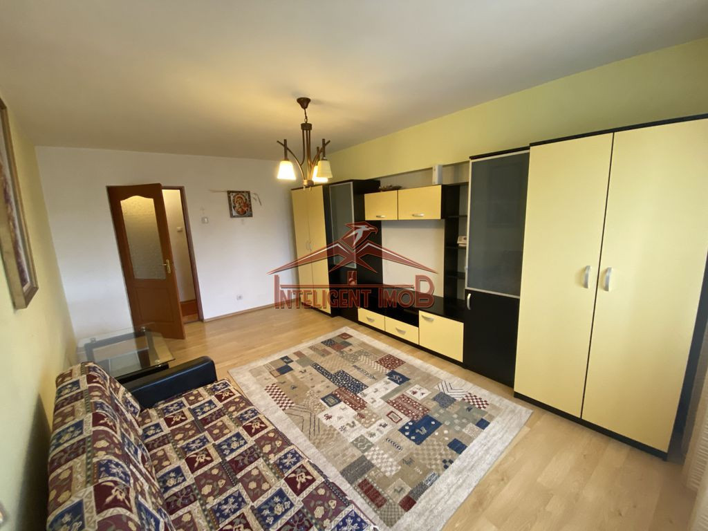Apartament cu 3 camere pe Strada Constitutiei Judet Sibiu