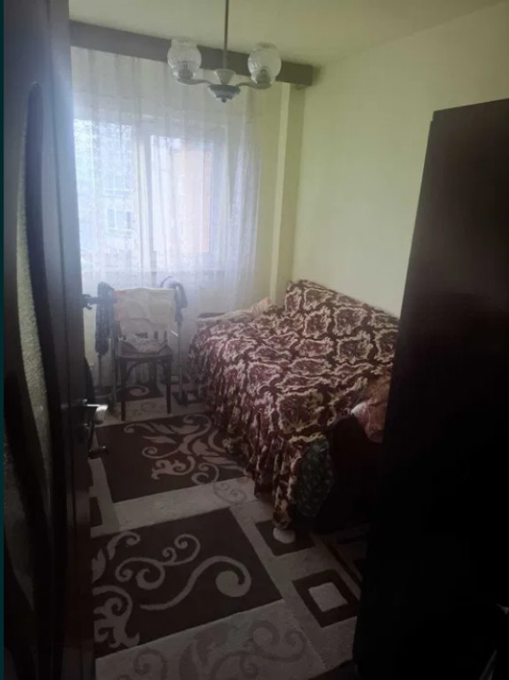 Apartament 3 camere, decomandate - zona Astra