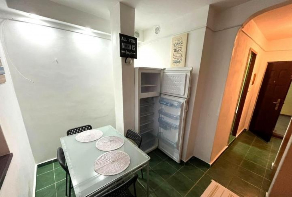 Eroii revolutiei etaj 4 decomandat