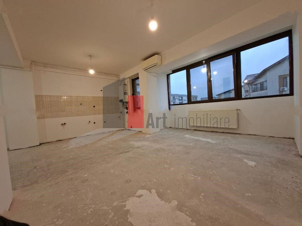 Vânzare apartament semidecomandat 2 camere Metalurgiei