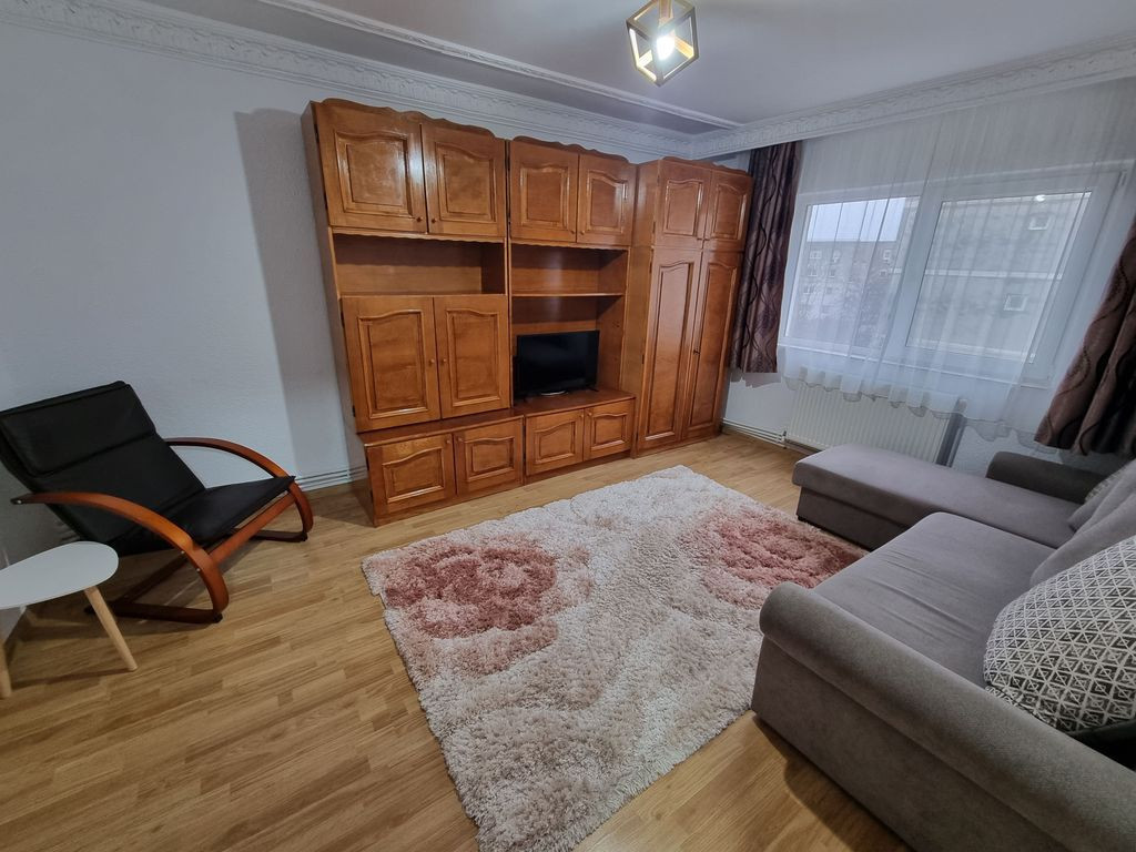 Inel 2 scoala 39-apartament 4 camere la cheie