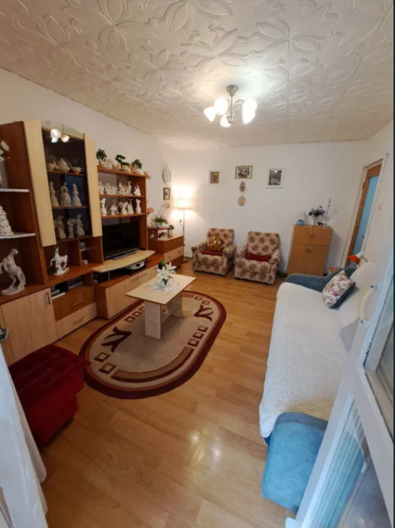 Apartament 2 camere, decomandat - zona Astra