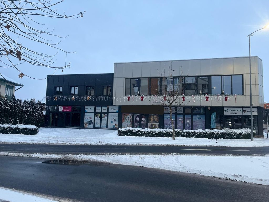 Spațiu comercial de mari dimeniuni - poziție strategic?...