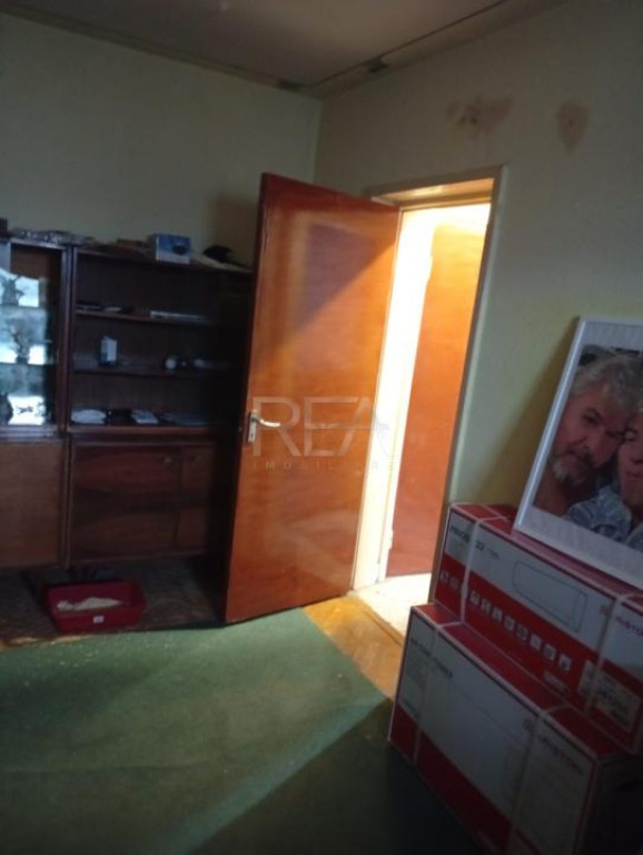 2 camere, 3/4, 50mp, anvelopat-Uverturii