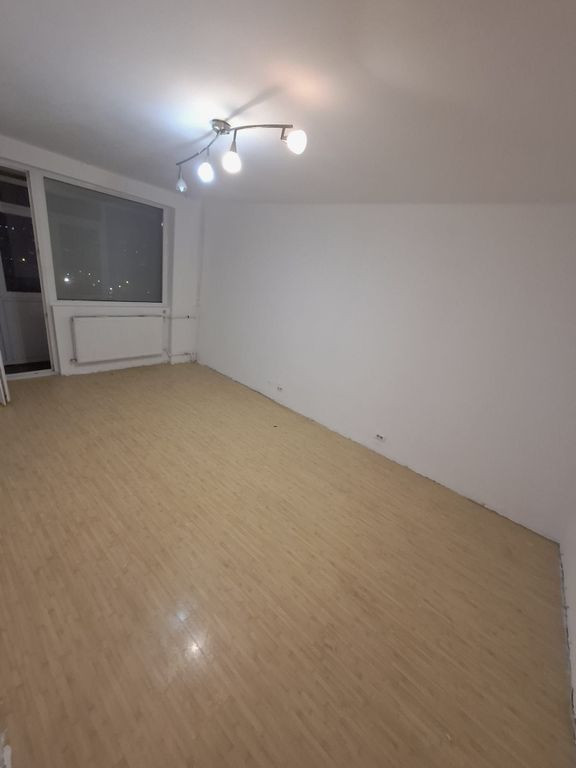 Apartament 3 camere decomandat Soseaua Giurgiului / Piata...