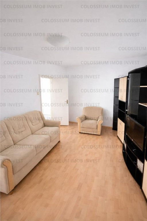 Apartament cu 3 camere, decomandat - zona Astra