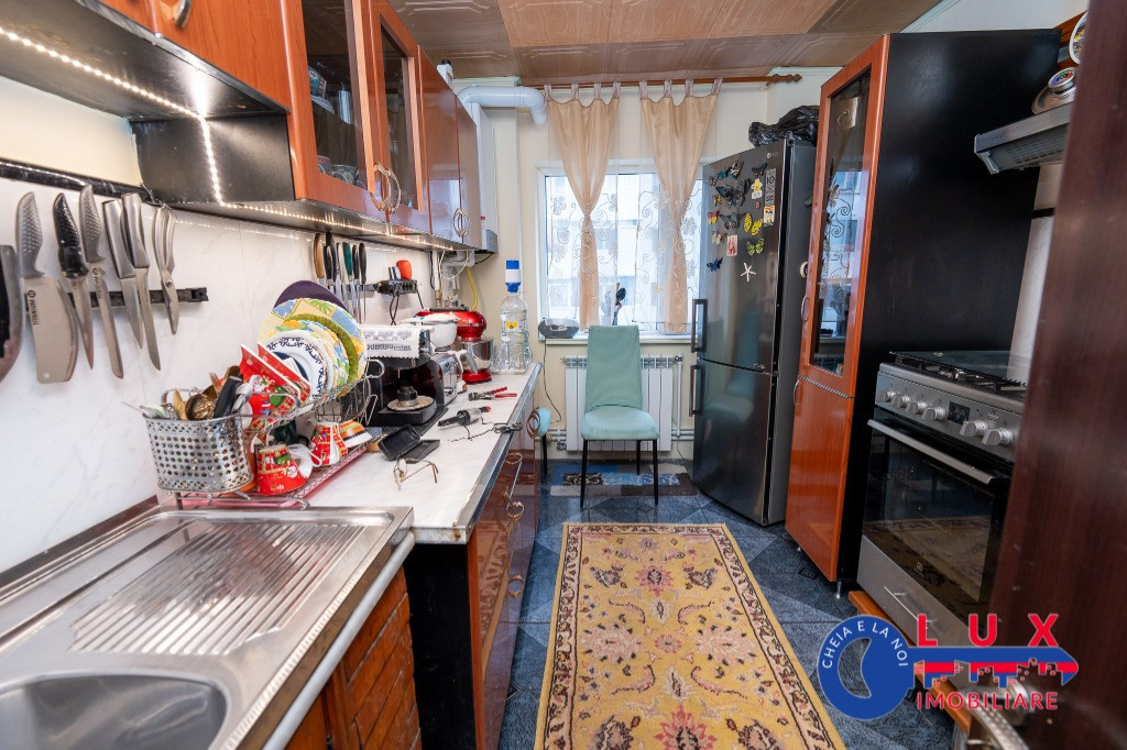 ID 3410 Apartament 3 camere * Piata Noua