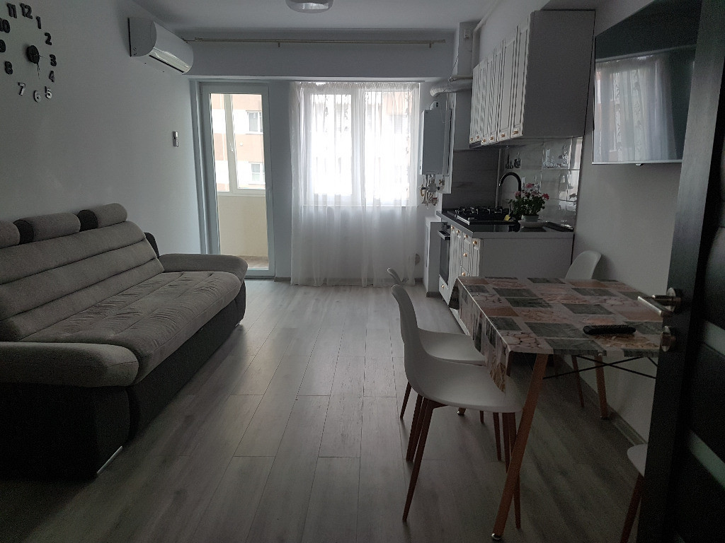 Apartament trei camere, mobilat utilat frumos bloc nou Fiald