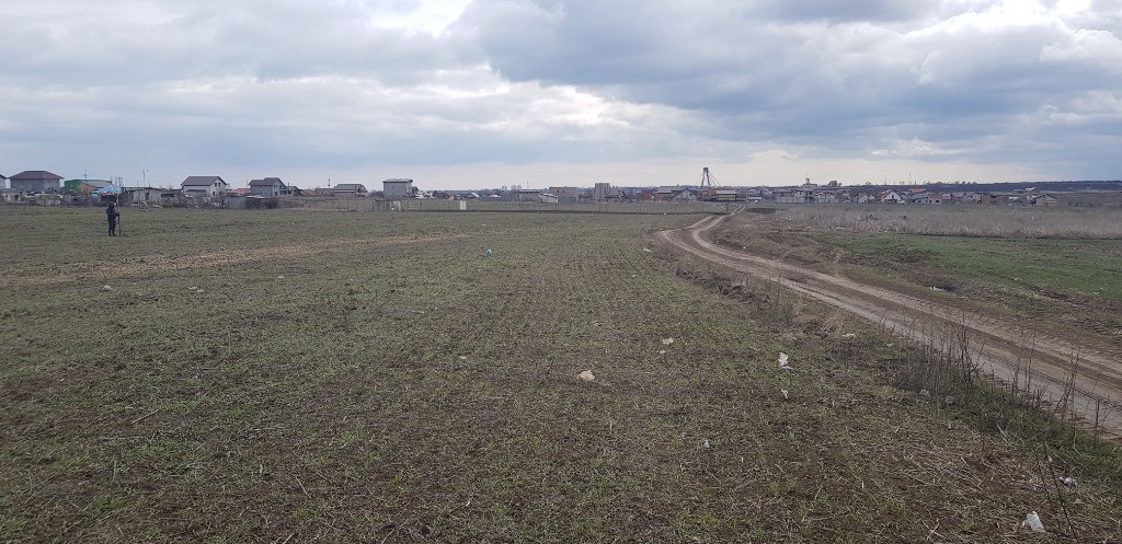 Teren intravilan Lazu