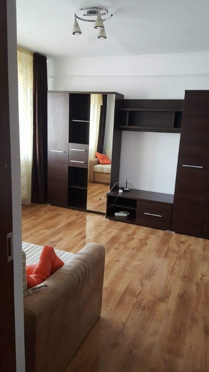 Apartament o camera zona Aradului