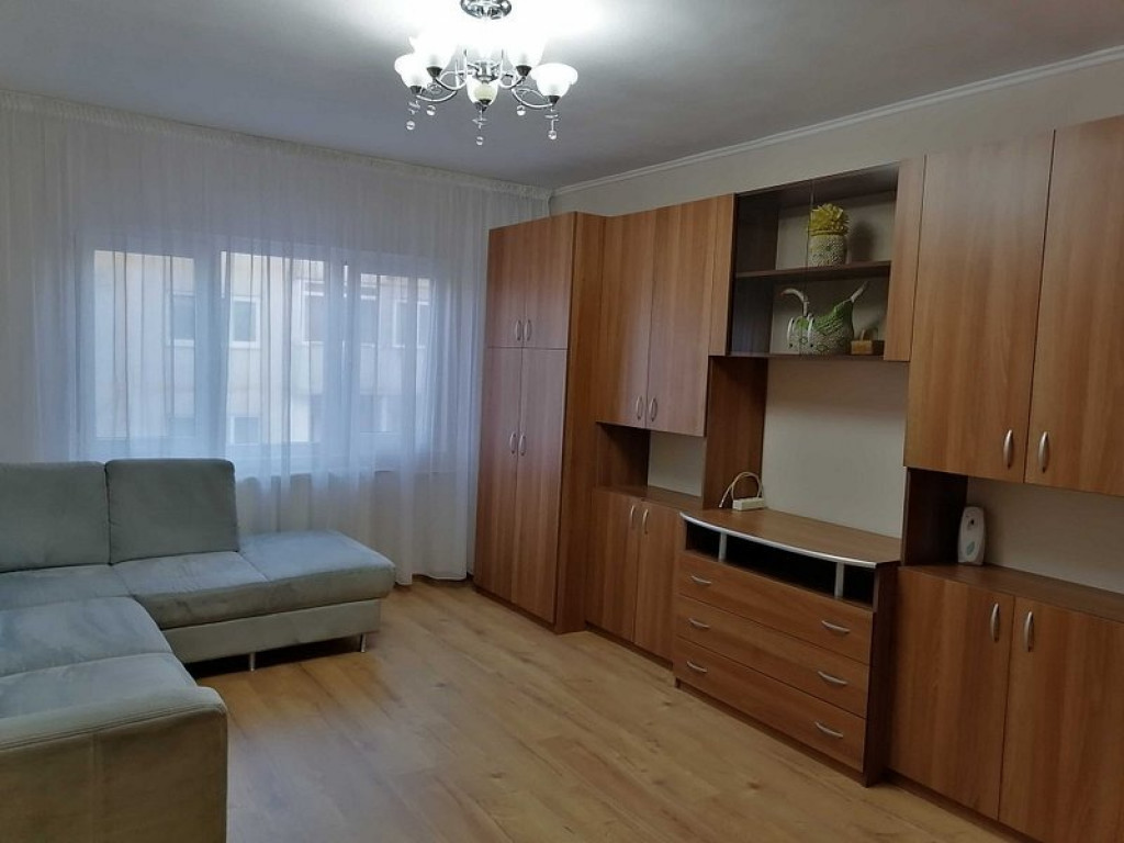 Apartament cu o camera, decomandat