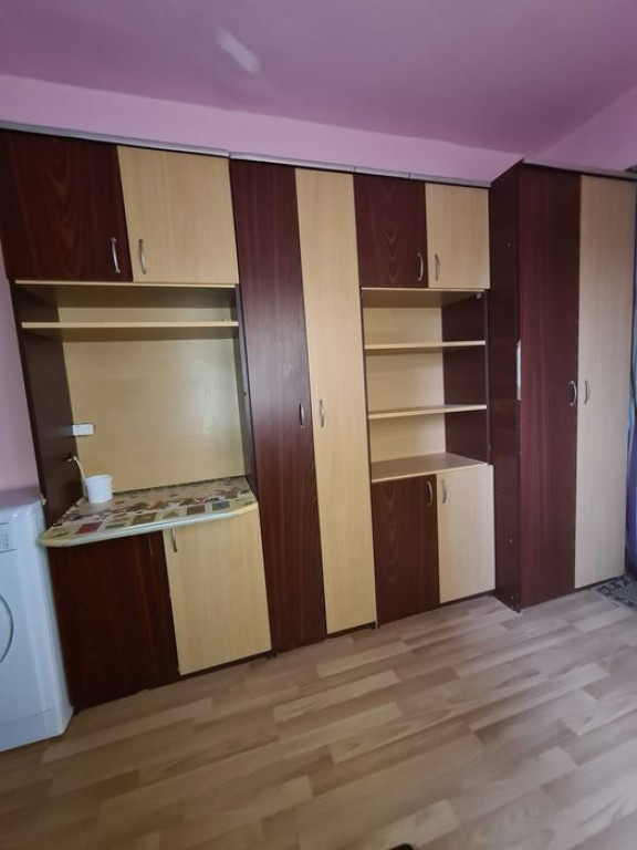 Garsoniera la parter 15 mp , zona Take Ionescu