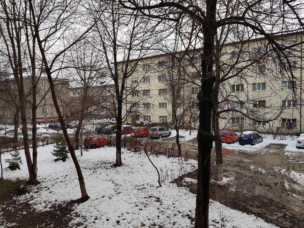 Apartament doua camere, etaj 2, bucatarie mare, liber, Aviatori