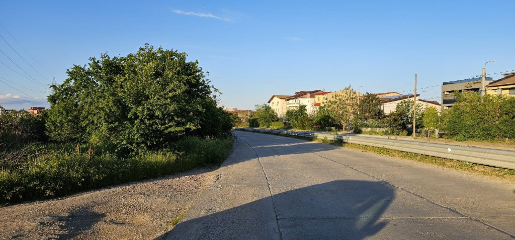 Agigea/ RO-RO/ Teren la soseaua asfaltata